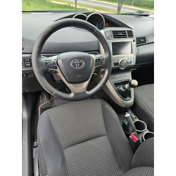 Toyota Verso  Minivan/Van 2009,  2.2 diesel - Na sprzedaż za 13 990 zł - Głogów - zdjęcie 2