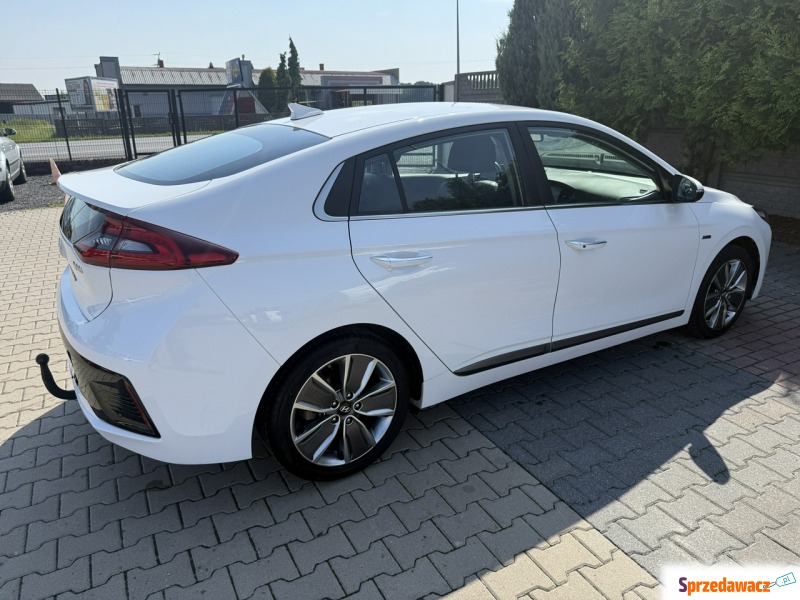 Hyundai IONIQ  Liftback 2018,  1.6 hybryda, automat - Na sprzedaż za 33 900 zł - Zielona Łąka