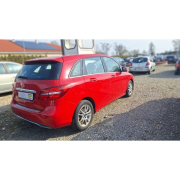 Mercedes - Benz   Hatchback 2017,  1.5 diesel - Na sprzedaż za 39 900 zł - Częstochowa - zdjęcie 4