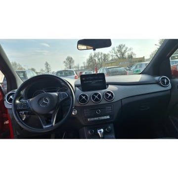 Mercedes - Benz   Hatchback 2017,  1.5 diesel - Na sprzedaż za 39 900 zł - Częstochowa - zdjęcie 8