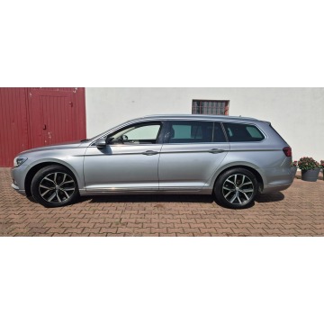 Volkswagen Passat  Kombi 2018,  2.0 diesel, automat - Na sprzedaż za 43 800 zł - Paproć - zdjęcie 4