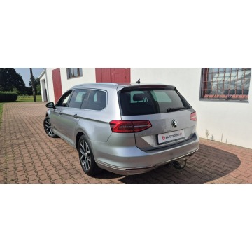 Volkswagen Passat  Kombi 2018,  2.0 diesel, automat - Na sprzedaż za 43 800 zł - Paproć - zdjęcie 5