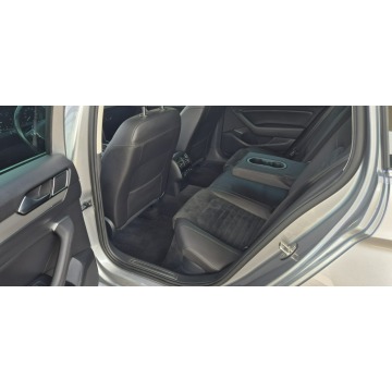 Volkswagen Passat  Kombi 2018,  2.0 diesel, automat - Na sprzedaż za 43 800 zł - Paproć - zdjęcie 9