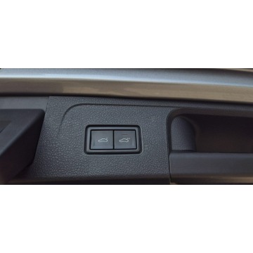 Volkswagen Passat  Kombi 2018,  2.0 diesel, automat - Na sprzedaż za 43 800 zł - Paproć - zdjęcie 8
