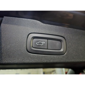 Volvo V60  Kombi 2019,  2.0 diesel, automat - Na sprzedaż za 79 800 zł - Warszawa - zdjęcie 9