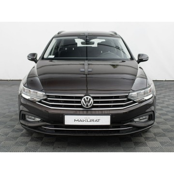 Volkswagen Passat  Kombi 2020,  2.0 diesel, automat - Na sprzedaż za 77 700 zł - Gdańsk - zdjęcie 7