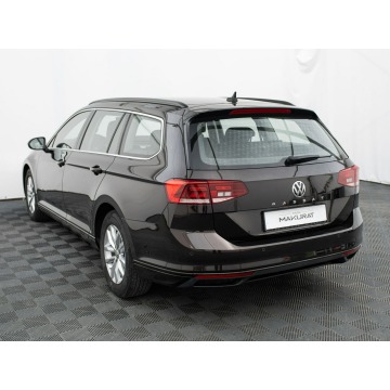 Volkswagen Passat  Kombi 2020,  2.0 diesel, automat - Na sprzedaż za 77 700 zł - Gdańsk - zdjęcie 4