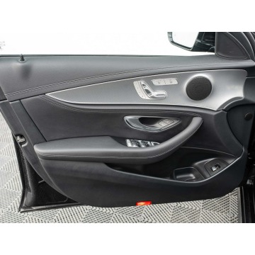 Mercedes - Benz E-klasa  Sedan/Limuzyna 2020,  2.0 diesel, automat - Na sprzedaż za 130 700 zł - Gdańsk - zdjęcie 9