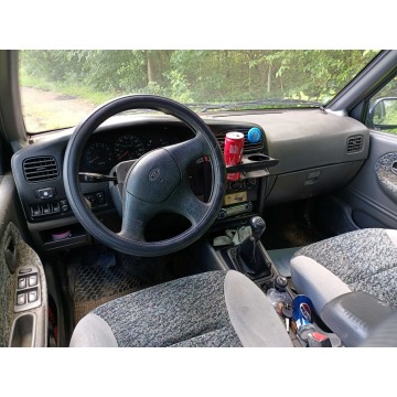 Kia Sportage  Terenowy 2000,  2.0 benzyna+LPG - Na sprzedaż za 3 950,00 zł - Tarnów - zdjęcie 7