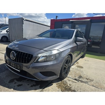 Mercedes - Benz A-klasa  Hatchback 2013,  1.8 diesel, automat - Na sprzedaż za 37 500 zł - Kraków - zdjęcie 9