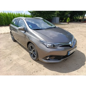Toyota Auris  Kombi 2017,  1.8 hybryda, automat - Na sprzedaż za 44 999 zł - Pleszew - zdjęcie 2