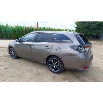 Toyota Auris  Kombi 2017,  1.8 hybryda, automat - Na sprzedaż za 44 999 zł - Pleszew - zdjęcie 6