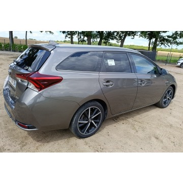 Toyota Auris  Kombi 2017,  1.8 hybryda, automat - Na sprzedaż za 44 999 zł - Pleszew - zdjęcie 5