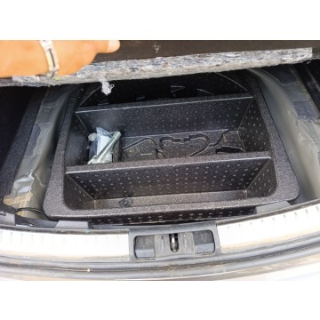 Toyota Auris  Kombi 2017,  1.8 hybryda, automat - Na sprzedaż za 44 999 zł - Pleszew - zdjęcie 8