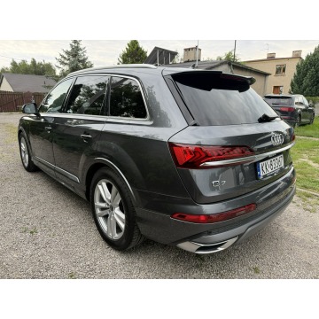 Audi Q7  SUV 2023,  3.0 diesel, automat - Na sprzedaż za 245 877 zł - Piasek - zdjęcie 4