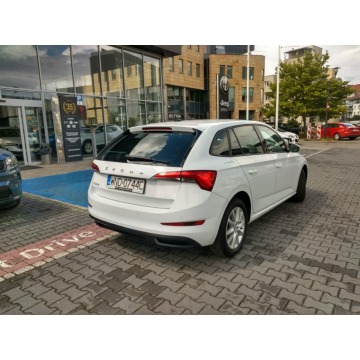 Skoda Scala  Hatchback 2022,  1.5 benzyna, automat - Na sprzedaż za 55 900 zł - Tychy - zdjęcie 6