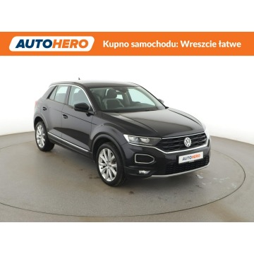 Volkswagen T-Roc  SUV 2018,  1.5 benzyna - Na sprzedaż za 62 400 zł - Warszawa - zdjęcie 10