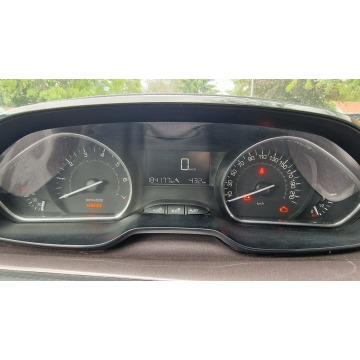 Peugeot 2008  Hatchback 2015,  1.2 benzyna - Na sprzedaż za 22 200 zł - Poznań - zdjęcie 12
