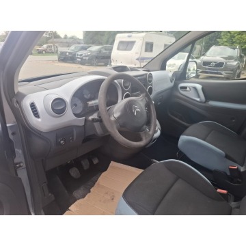 Citroen Berlingo 2013,  1.6 - Na sprzedaż za 23 800 zł - Malutkie - zdjęcie 7