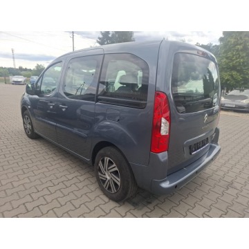 Citroen Berlingo 2013,  1.6 - Na sprzedaż za 23 800 zł - Malutkie - zdjęcie 6