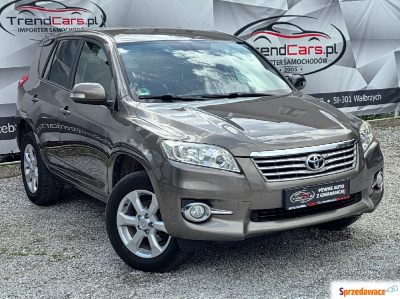 Toyota   SUV 2011,  2.0 - Na sprzedaż za 41 990 zł - Wałbrzych