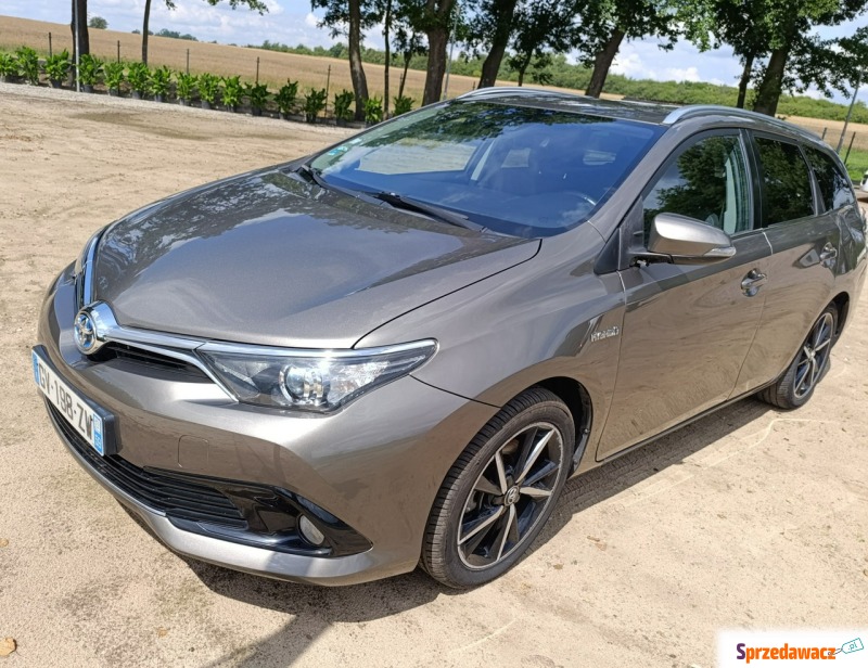 Toyota Auris  Kombi 2017,  1.8 hybryda, automat - Na sprzedaż za 44 999 zł - Pleszew