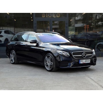 Mercedes - Benz E-klasa  Kombi 2019,  3.0 benzyna, automat - Na sprzedaż za 119 900 zł - Warszawa - zdjęcie 2
