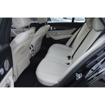 Mercedes - Benz E-klasa  Kombi 2019,  3.0 benzyna, automat - Na sprzedaż za 119 900 zł - Warszawa - zdjęcie 8