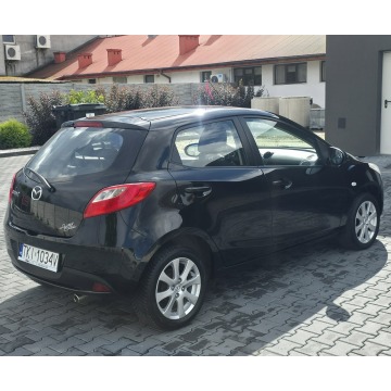 Mazda 2  Hatchback 2007,  1.3 benzyna - Na sprzedaż za 9 900,00 zł - Piekoszów - zdjęcie 3