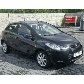 Mazda 2  Hatchback 2007,  1.3 benzyna - Na sprzedaż za 9 900,00 zł - Piekoszów - zdjęcie 2