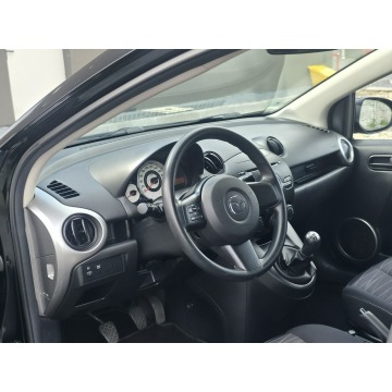 Mazda 2  Hatchback 2007,  1.3 benzyna - Na sprzedaż za 9 900,00 zł - Piekoszów - zdjęcie 7
