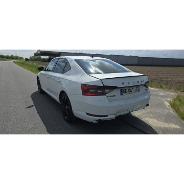 Skoda Superb  Sedan/Limuzyna 2021,  1.4 hybryda, automat - Na sprzedaż za 66 999 zł - Pleszew - zdjęcie 3