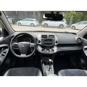 Toyota   SUV 2010,  2.0 benzyna+LPG, automat - Na sprzedaż za 38 800 zł - Pęcice - zdjęcie 2