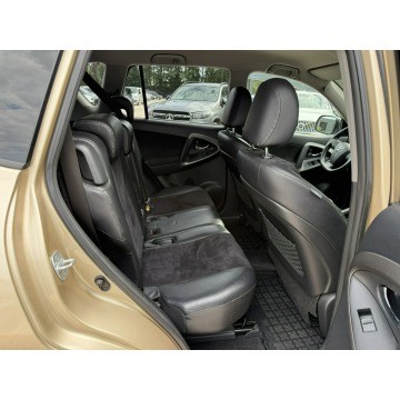 Toyota   SUV 2010,  2.0 benzyna+LPG, automat - Na sprzedaż za 38 800 zł - Pęcice - zdjęcie 6
