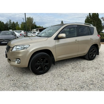 Toyota   SUV 2010,  2.0 benzyna+LPG, automat - Na sprzedaż za 38 800 zł - Pęcice - zdjęcie 9
