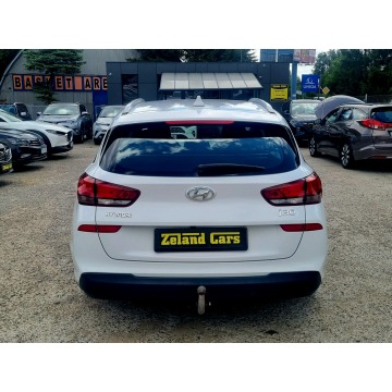 Hyundai i30  Kombi 2017,  1.4 benzyna - Na sprzedaż za 39 900 zł - Szczecin - zdjęcie 6