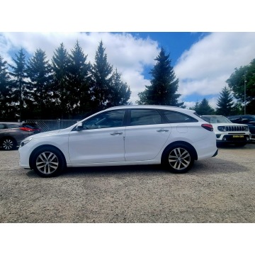 Hyundai i30  Kombi 2017,  1.4 benzyna - Na sprzedaż za 39 900 zł - Szczecin - zdjęcie 4