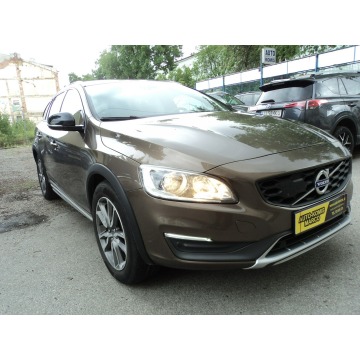 Volvo V60  Kombi 2015,  2.0 diesel - Na sprzedaż za 54 000 zł - Lublin - zdjęcie 2