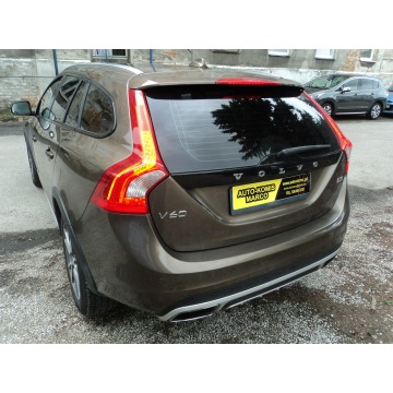 Volvo V60  Kombi 2015,  2.0 diesel - Na sprzedaż za 54 000 zł - Lublin - zdjęcie 4