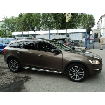 Volvo V60  Kombi 2015,  2.0 diesel - Na sprzedaż za 54 000 zł - Lublin - zdjęcie 3