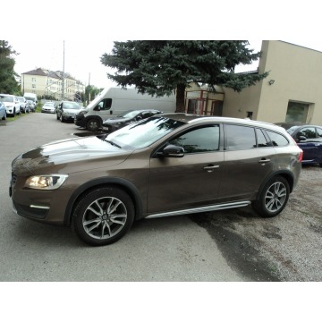Volvo V60  Kombi 2015,  2.0 diesel - Na sprzedaż za 54 000 zł - Lublin - zdjęcie 6
