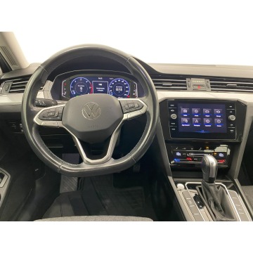 Volkswagen Passat  Kombi 2023,  2.0 diesel, automat - Na sprzedaż za 99 900 zł - Warszawa - zdjęcie 9