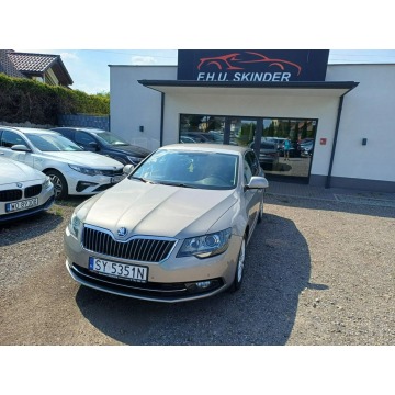 Skoda Superb  Sedan/Limuzyna 2015,  2.0 benzyna+LPG, automat - Na sprzedaż za 36 999 zł - Chrzanów - zdjęcie 3