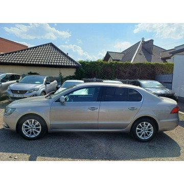 Skoda Superb  Sedan/Limuzyna 2015,  2.0 benzyna+LPG, automat - Na sprzedaż za 36 999 zł - Chrzanów - zdjęcie 4