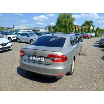 Skoda Superb  Sedan/Limuzyna 2015,  2.0 benzyna+LPG, automat - Na sprzedaż za 36 999 zł - Chrzanów - zdjęcie 7