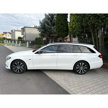 Mercedes - Benz E-klasa  Kombi 2020,  2.0 hybryda, automat - Na sprzedaż za 93 900 zł - Knurów - zdjęcie 4
