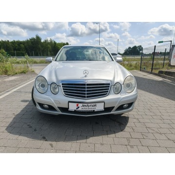 Mercedes - Benz E-klasa  Sedan/Limuzyna 2006,  3.0 benzyna, automat - Na sprzedaż za 25 800 zł - Lipówki - zdjęcie 4