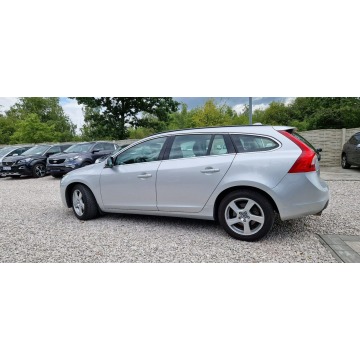 Volvo V60  Kombi 2011,  1.6 diesel - Na sprzedaż za 21 900 zł - Płock - zdjęcie 6