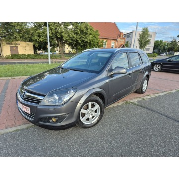 Opel Astra  Kombi 2010,  1.6 benzyna - Na sprzedaż za 12 400 zł - Zielona Łąka - zdjęcie 3