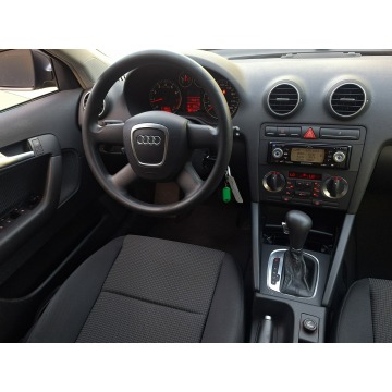Audi A3  Hatchback 2006,  1.6 benzyna, automat - Na sprzedaż za 27 900 zł - Olsztyn - zdjęcie 11
